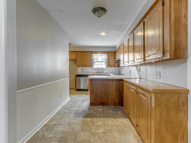 Building Photo - 2609 Mickey Rd