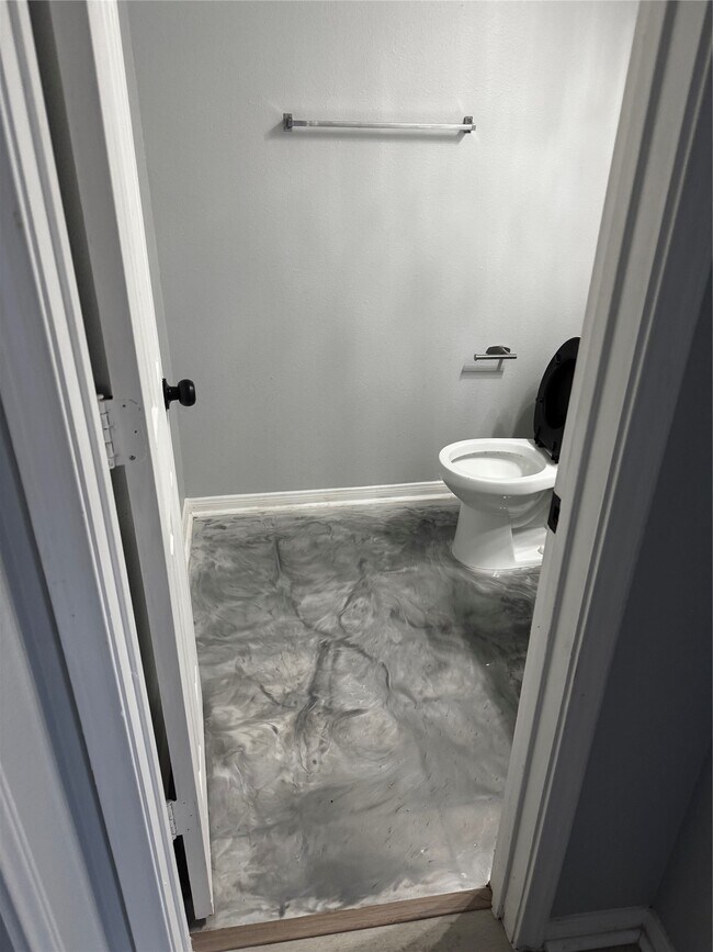 Building Photo - 4640 Knoxville St