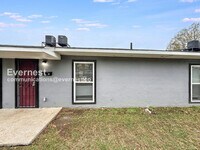 Building Photo - 203 9th Ave W