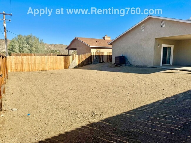 Building Photo - Spacious 3 Bed 2 Bath Home!