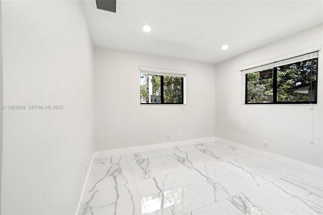 Building Photo - 4670 NW 5th St