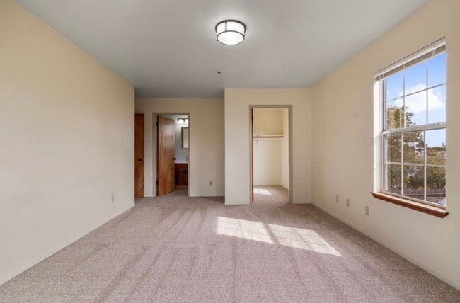 Building Photo - 2436 Paul Minnie Ave