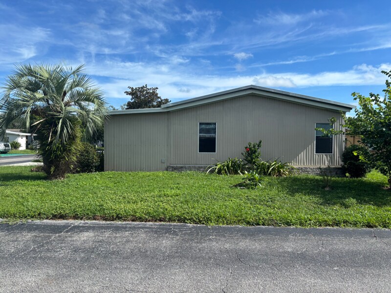Building Photo - 5310 Ixora St