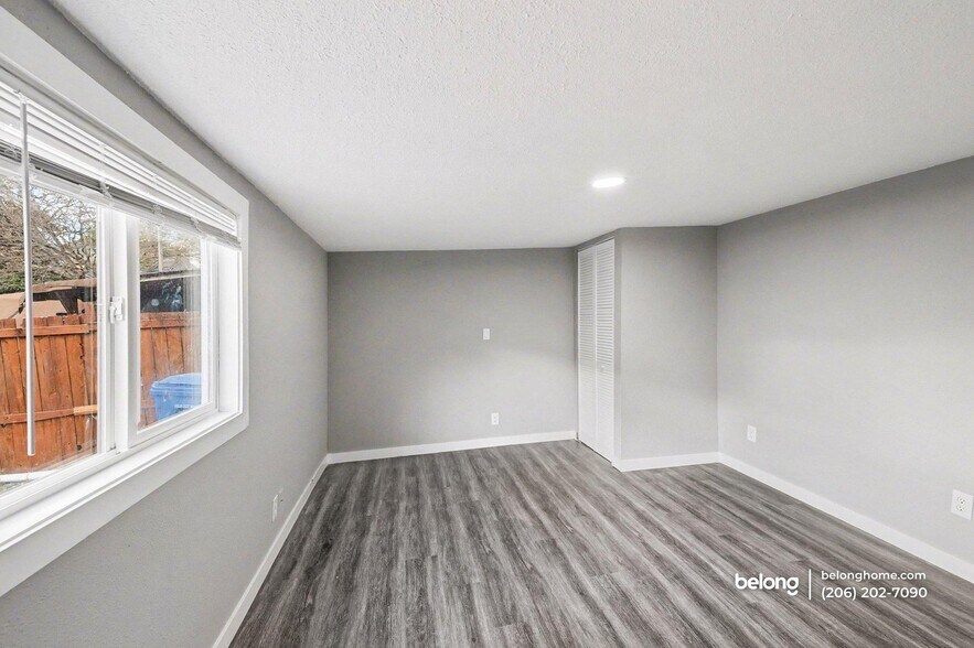 Building Photo - 3425 34th Ave S