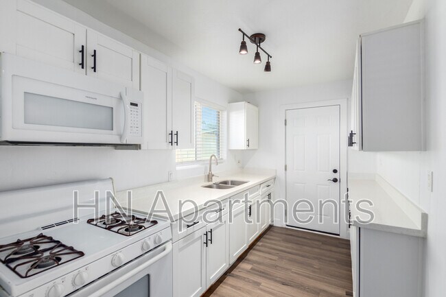 Primary Photo - 4129 N 33rd Dr