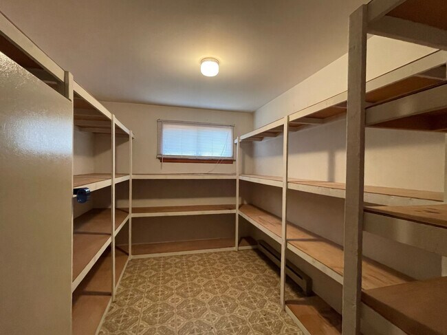 Building Photo - 4408 Circle Dr