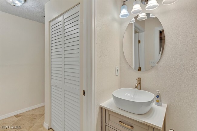 Building Photo - 15514 Crystal Lake Dr
