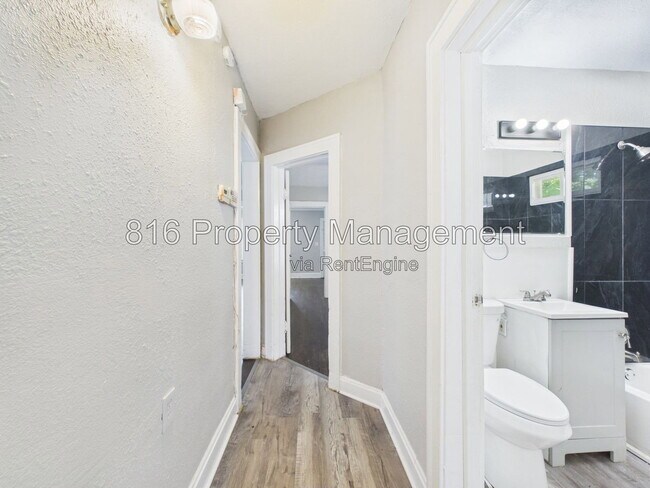 Building Photo - 5127 Olive St