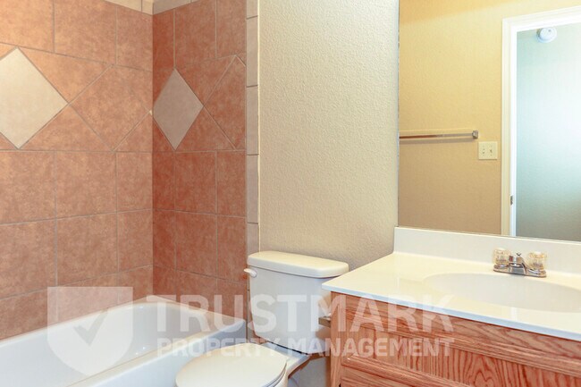 Building Photo - 4202 Elms Run Cir