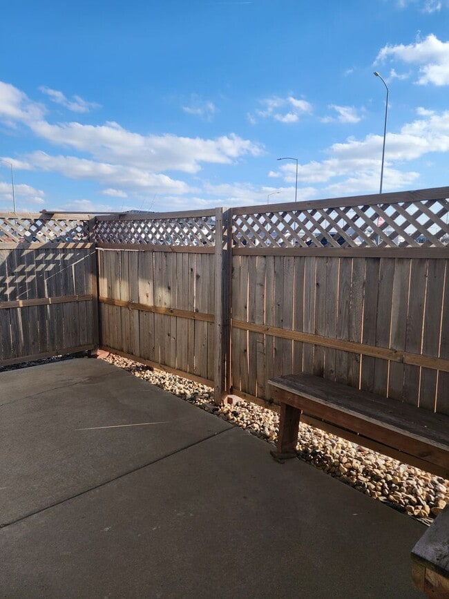 Building Photo - Two bedroom Town Home with attached double garage