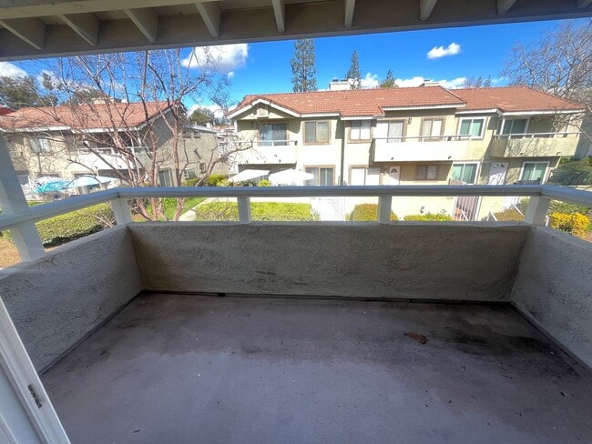 Building Photo - Amazing 2 Bed/3 Bath home in Chino!