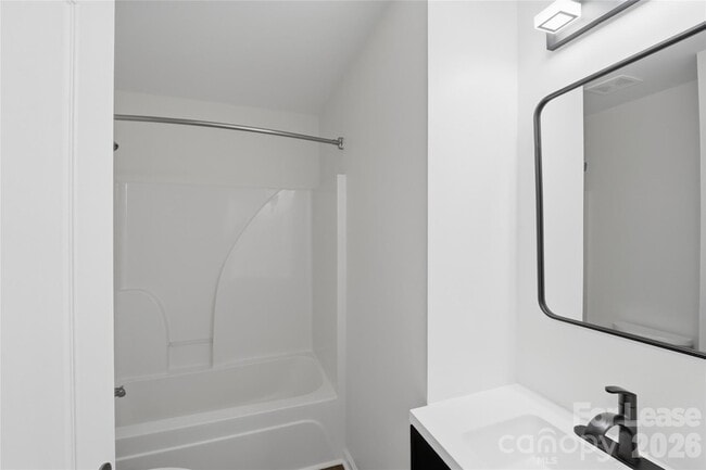 Building Photo - 6621 Tor Dr