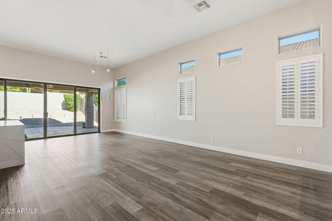 Building Photo - 7606 E Via Del Sol Dr