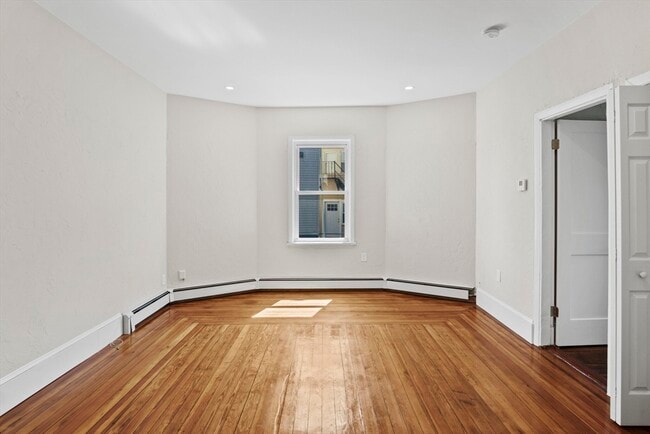 Building Photo - 10 Redfield St
