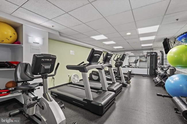 Building Photo - 1117 10th St NW