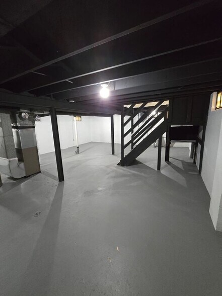 Building Photo - Freshly Renovated Single Family Home In Detroit Ready For Section 8 Lease!