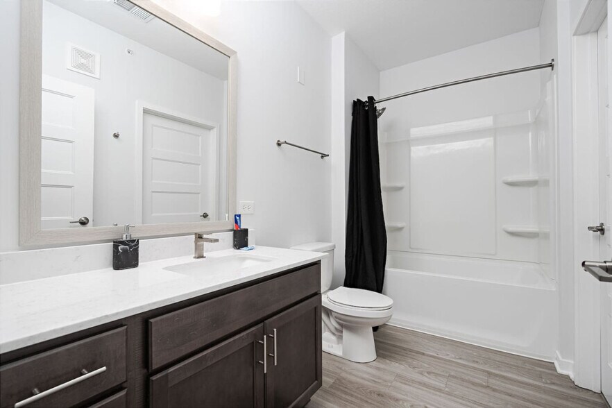 Building Photo - 11150 Lantern Rd