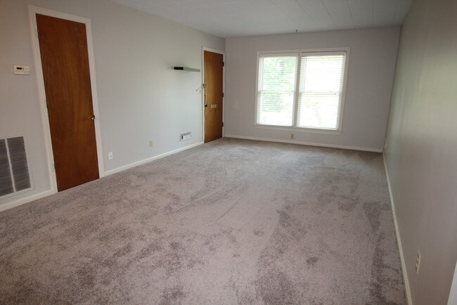 Building Photo - Two bedroom apartment in Clifton Heights