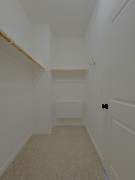 Walk-in closet/primary suite - 2729 Sunrise Way
