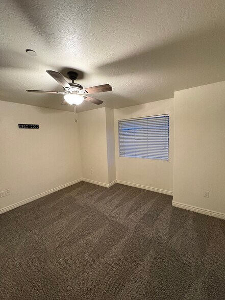 Building Photo - 1217 W 110 N