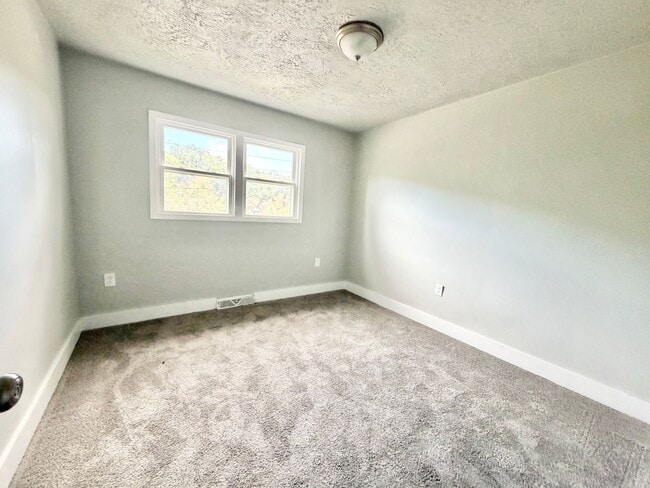 Building Photo - 1721 Carll St