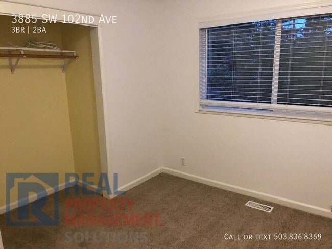 Building Photo - 3885 SW 102nd Ave