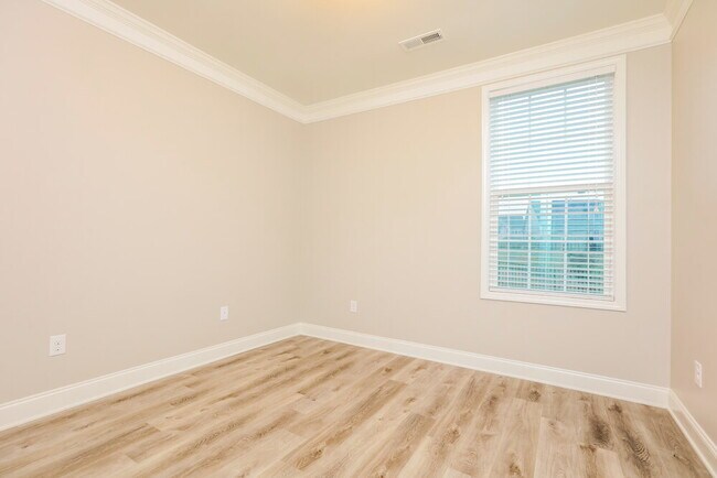 Building Photo - 7435 Birchshire Dr