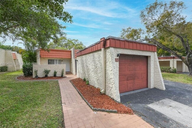 Building Photo - 6553 NW 99th Ave