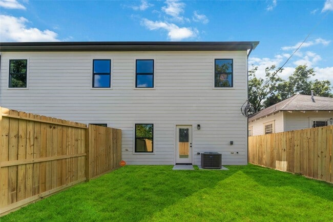 Building Photo - 4605 Siegel St