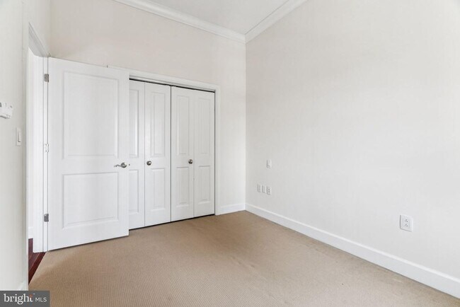 Building Photo - 1701 Locust St