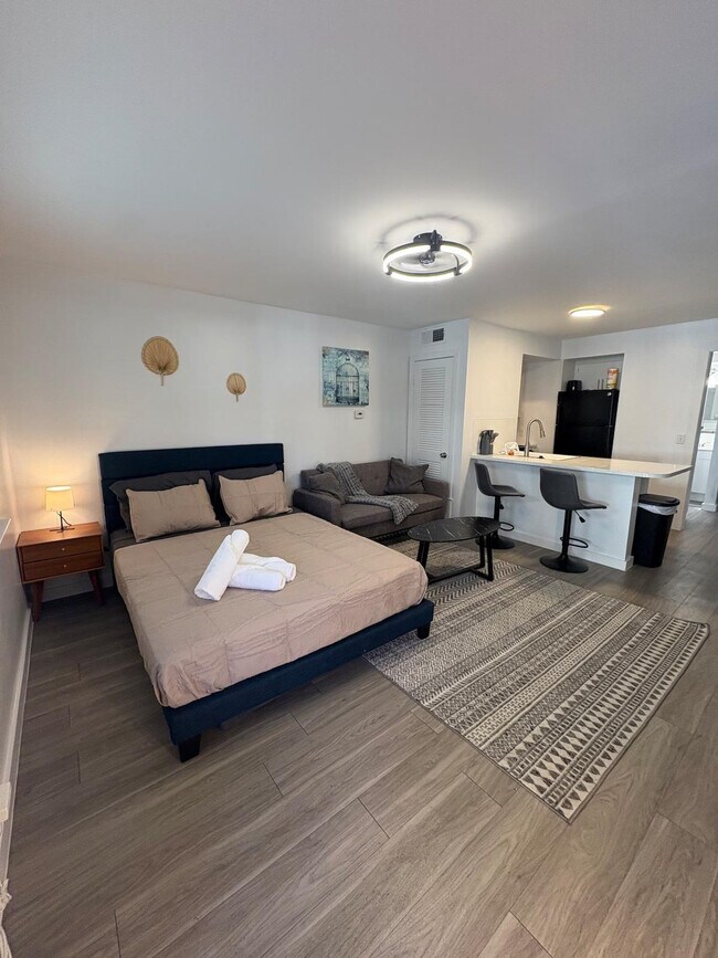 Building Photo - 3006 Stoneway Dr