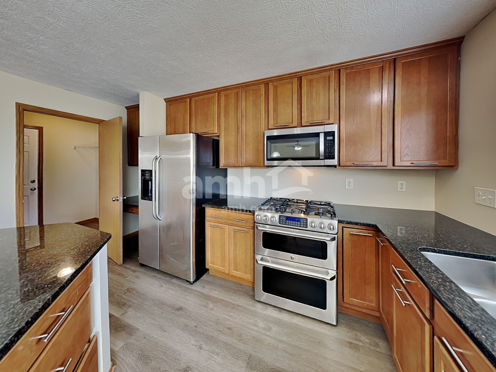 Building Photo - 180 Shaleridge Dr