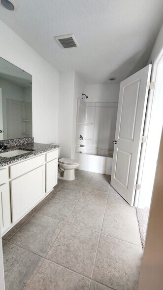 Building Photo - 3314 Vesara Dr