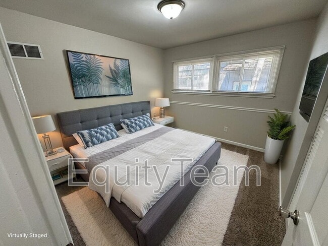 Building Photo - 7833 Kirkland Dr