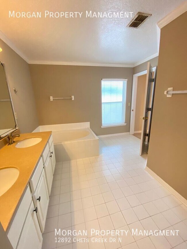 Building Photo - Immaculate home in JOHNS CREEK!