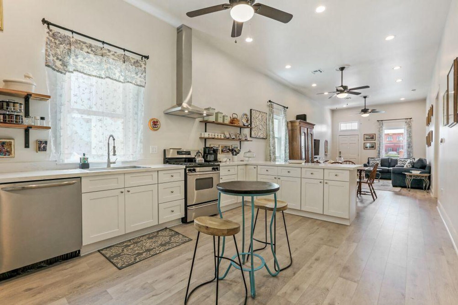 Building Photo - 4829 Tchoupitoulas St