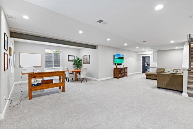 Building Photo - Stunning Custom Home in Gated Community!