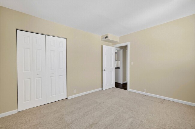 Building Photo - Move-In Ready 2BR home – fully renovated, updated roof & HVAC, *OPEN HOUSE 3/29/26 330PM-430PM *