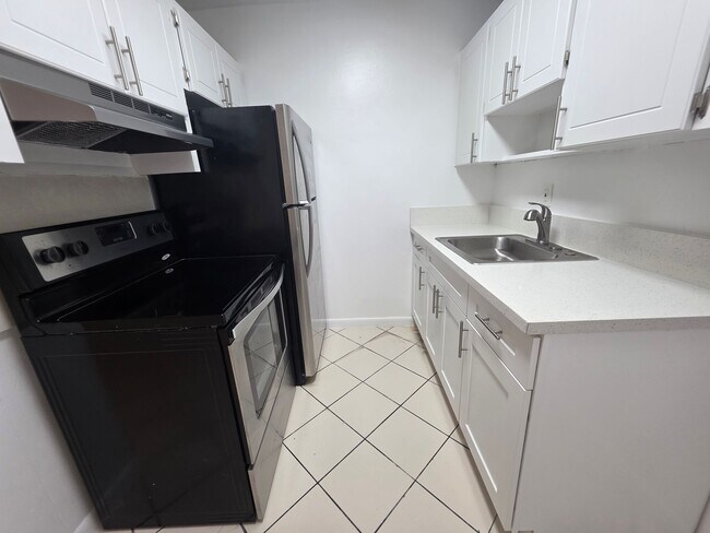 Building Photo - 16 SW 9th St Ft. Lauderdale, FL 33315