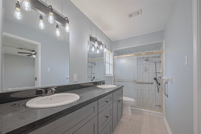 Building Photo - 16506 Amcreek Rd