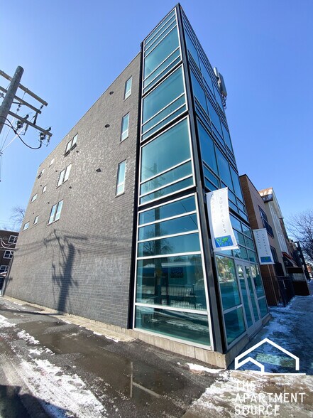 Building Photo - 2503 W Fullerton Ave