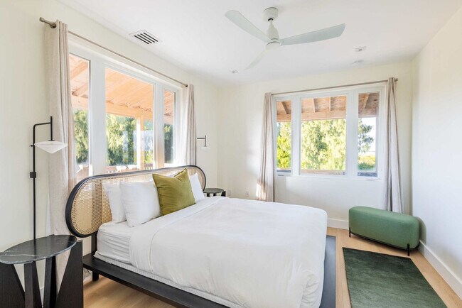 Building Photo - 18954 Acosta Rd