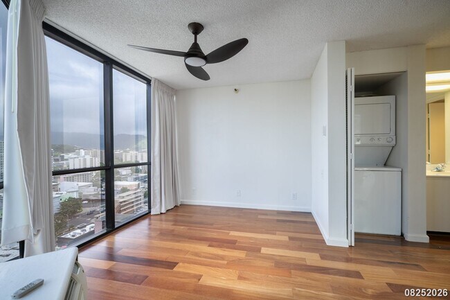 Building Photo - 930 Kaheka St