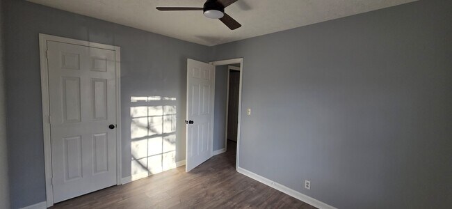 Building Photo - 2323 Ilolo St