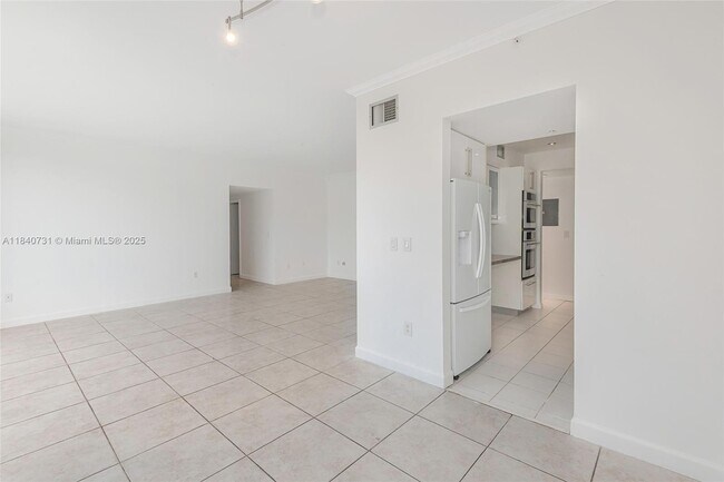 Building Photo - 50 Ocean Ln Dr
