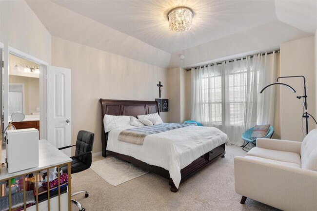 Building Photo - 417 Epiphany Ln