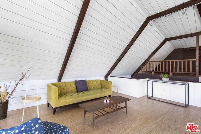 Building Photo - 7149 Woodrow Wilson Dr