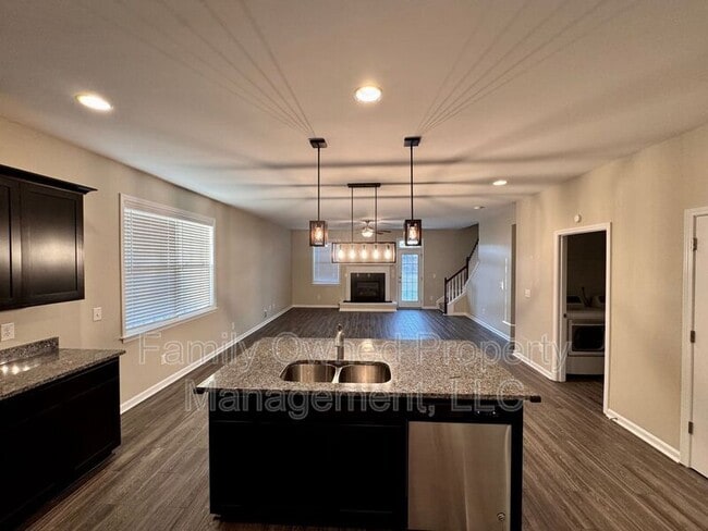 Building Photo - 584 Pendleton Dr