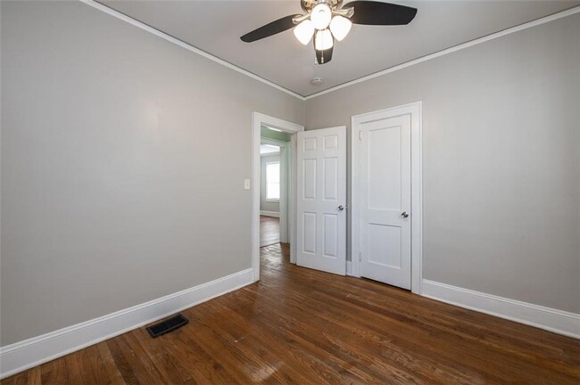 Building Photo - 1095 Deckner Ave SW