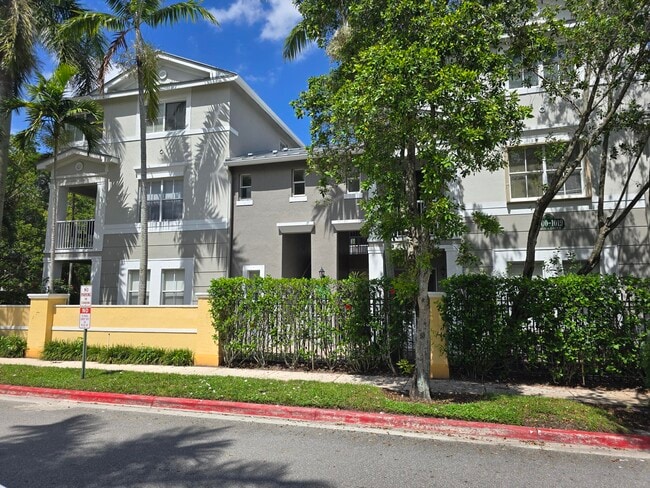Primary Photo - 1011 Shoma Dr